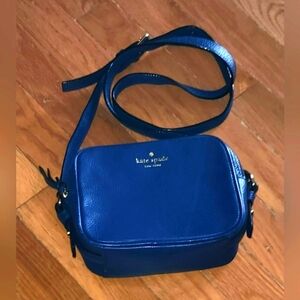 KATE SPADE NAVY CAMERA PYPER BAG PURSE DOUBLE ZIPPER IN NICE CONDITION